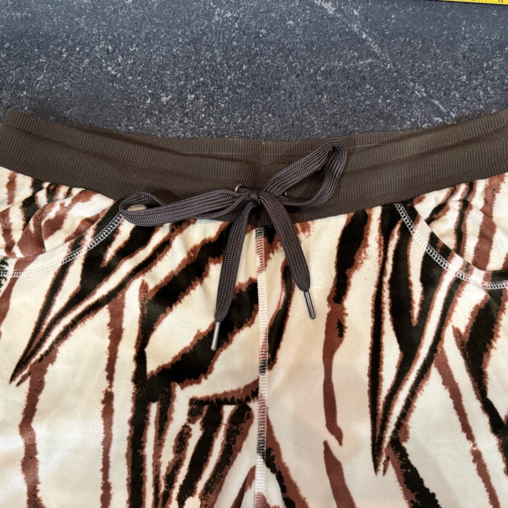 LulaRoe Cozy Capri